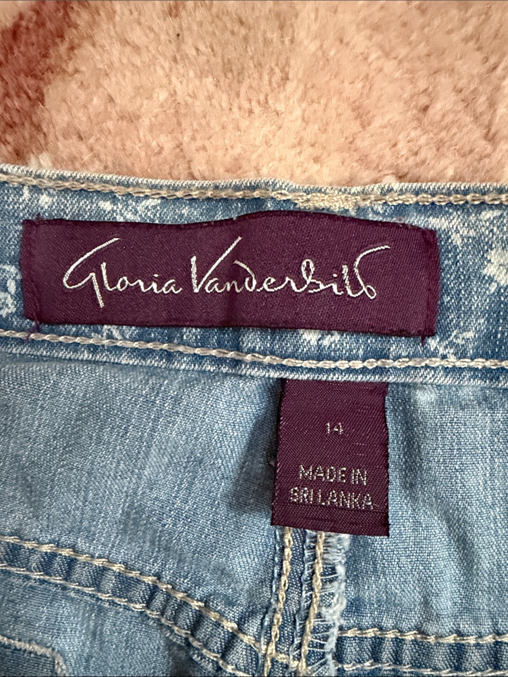 Gloria Vanderbilt Amanda Light Blue Denim Jeans with Floral Print - Picture 3 of 7